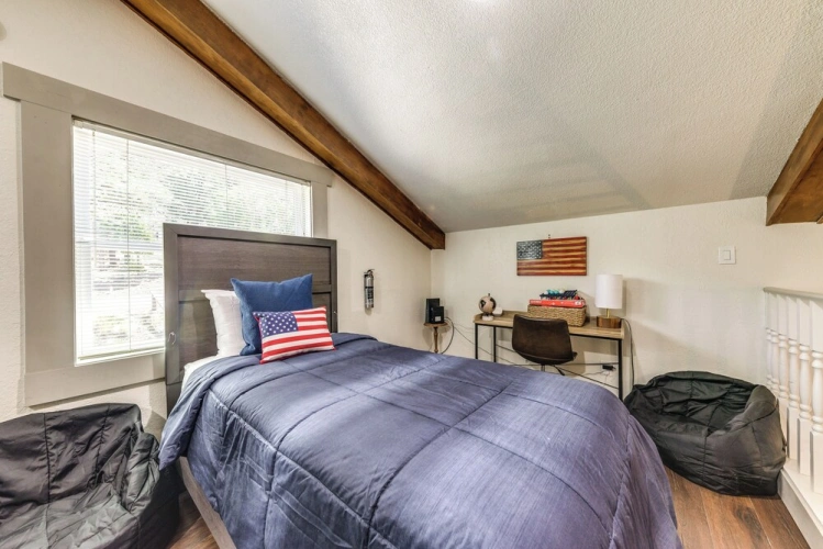 4 Bedrooms Cottage