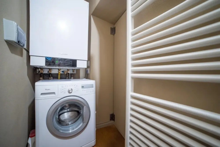 Charming Two Bedroom Apartment in Piazza Strozzi