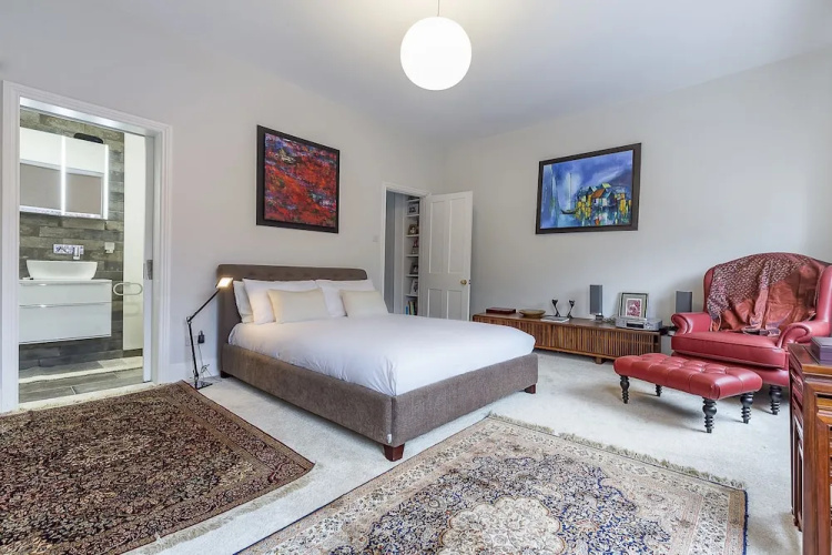 Cheverton Road Townhouse