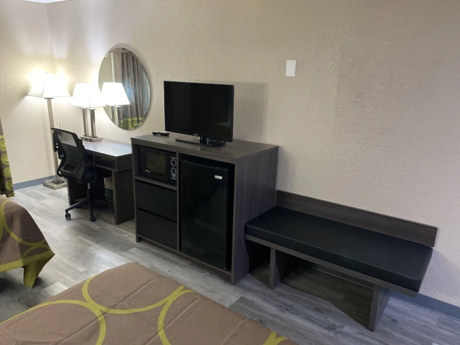 Super 8 Gainesville TX