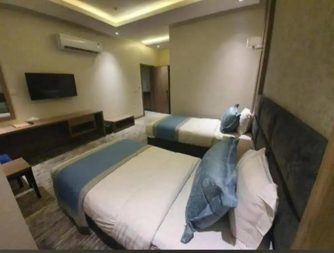 Lian Park Hotel