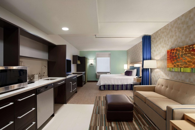 Hearing Accessible Double Suite