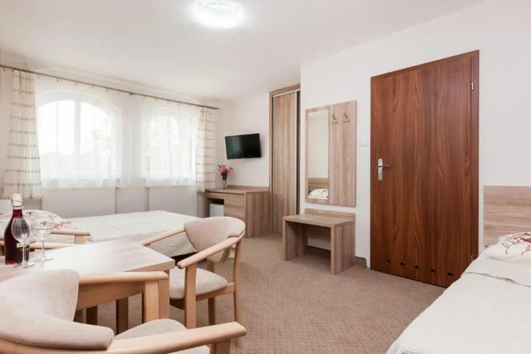Standard Triple room