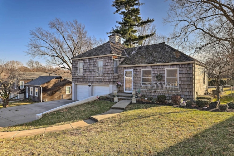 3 Bedrooms Cottage with balcony