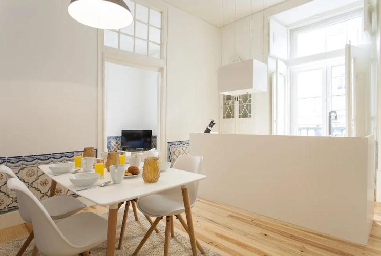 2 Bedrooms Apartment