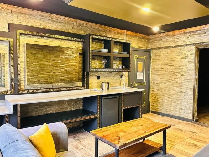 Deluxe Apartment