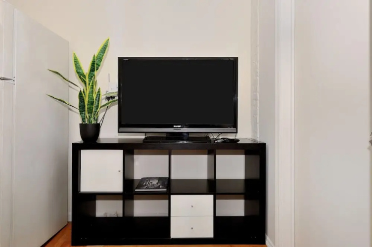 Spacious 2BR on the Upper East Side Steps From Central Park