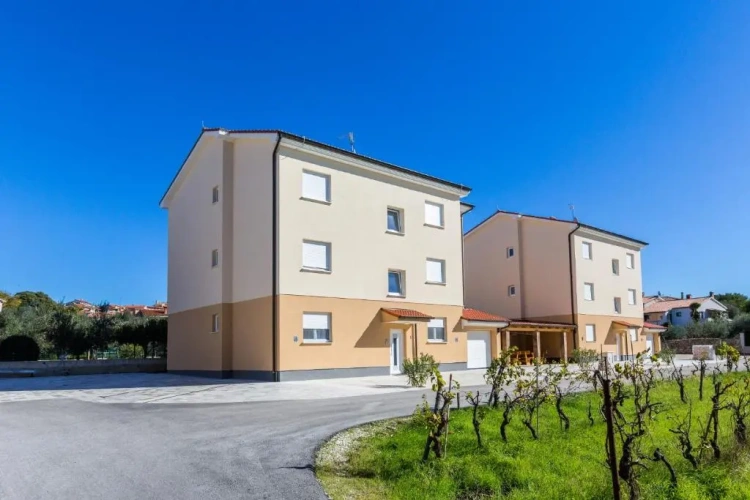 3 Bedrooms Double Apartment