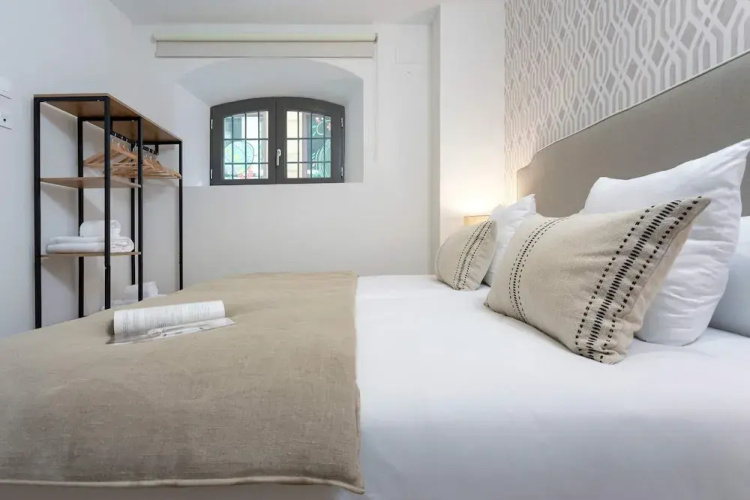 Exclusive 2-bedroom Near the Cathedral. San Matías I
