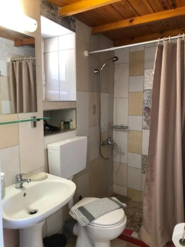 ARETI Sea View Mountain Cottage