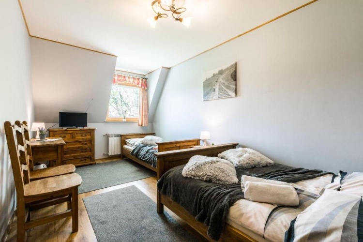 Standard Triple room