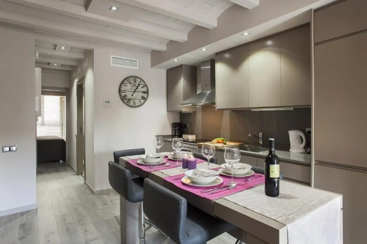 1 Bedroom Apartment with balcony