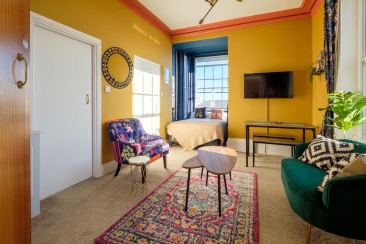 1 Bedroom Apartment