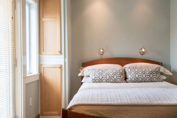 8 Dyer Hotel
