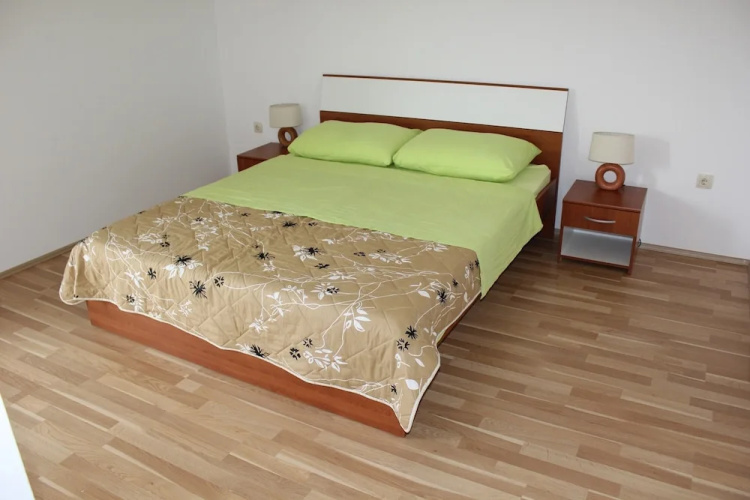 Apartment Radovic Ive