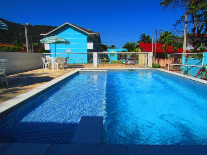 Apartment with pool view