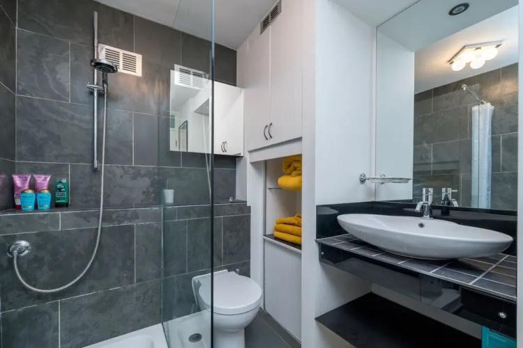 Altido 2-Bed Flat W/ Thames View