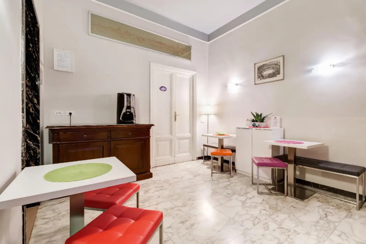 B&B 2 Passi Al Colosseo
