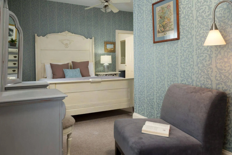Carroll Villa Hotel