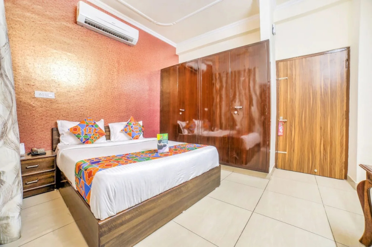 FabHotel Aqueens