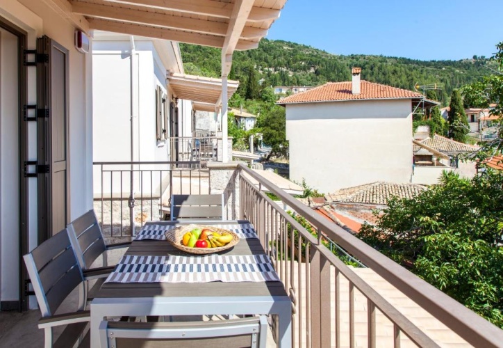 2 Bedrooms Villa