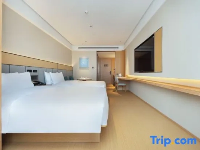 Standard Twin room with view