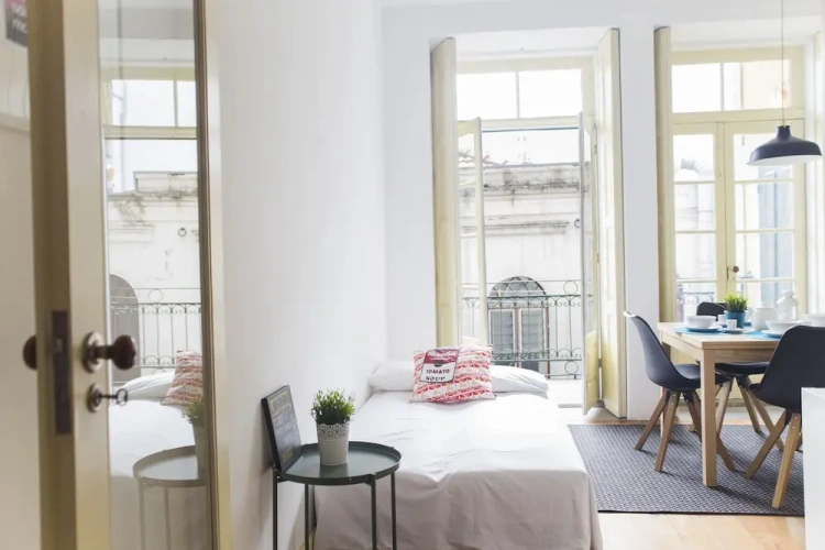 2 Bedrooms Apartment