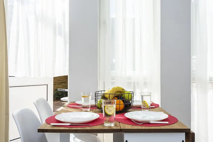 ASH Cosy Apartments 2 - Codling Close