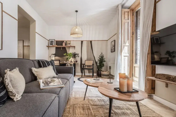 Garos - 2 Bedrooms in Malasa a