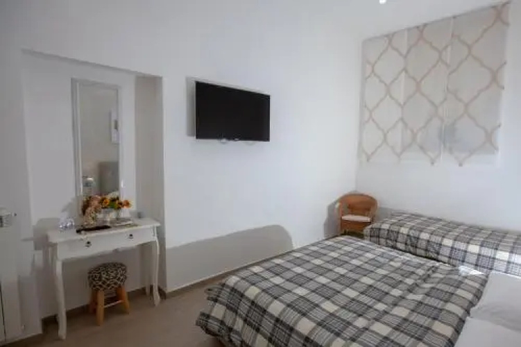 Garibaldi House Apartment