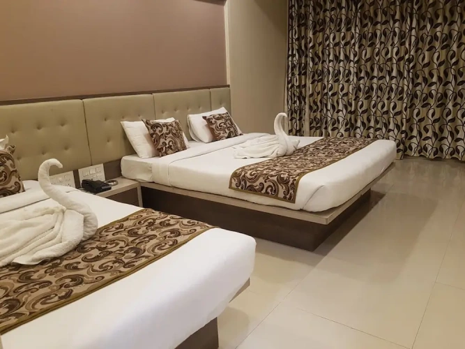 6 Bedrooms Bed in Dorm