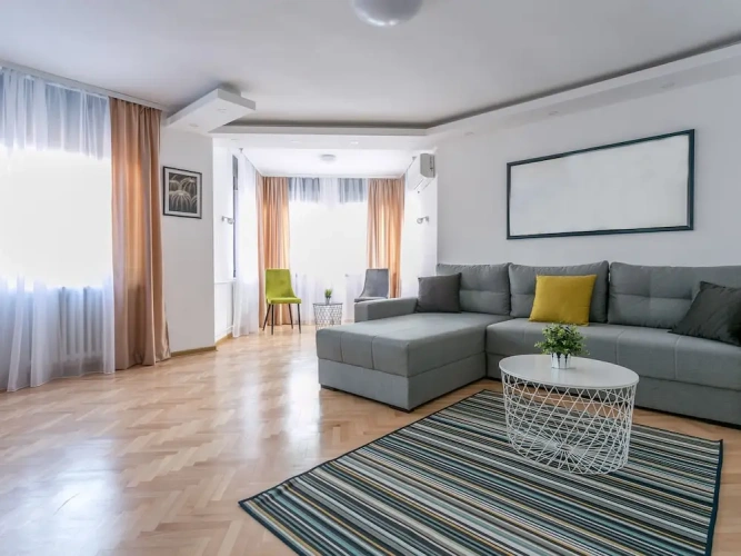 3 Bedrooms Apartment