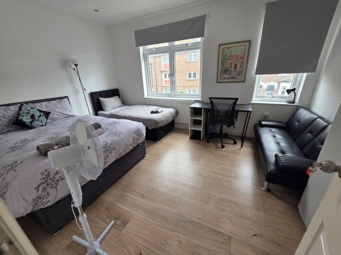 Grand Triple room