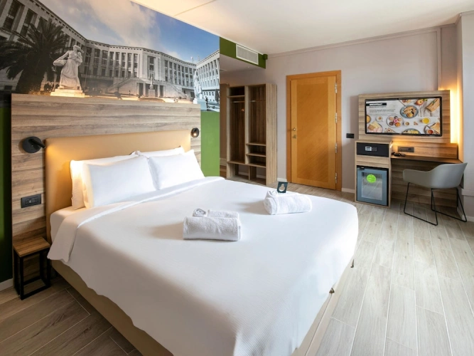 Standard Triple room