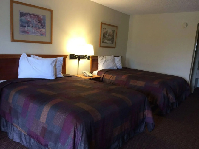 Gateway Inn and Suites