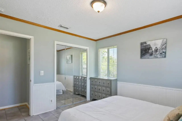 Beach Bungalow 700