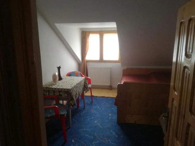 Casa dintre lacuri
