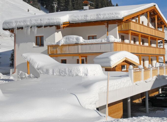 DAS ADLER PALMAOver view