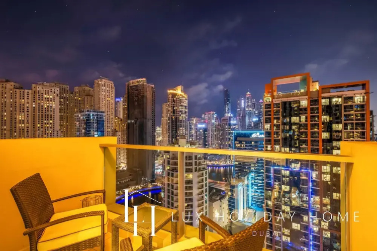 LUX The JW Marina Studio 3