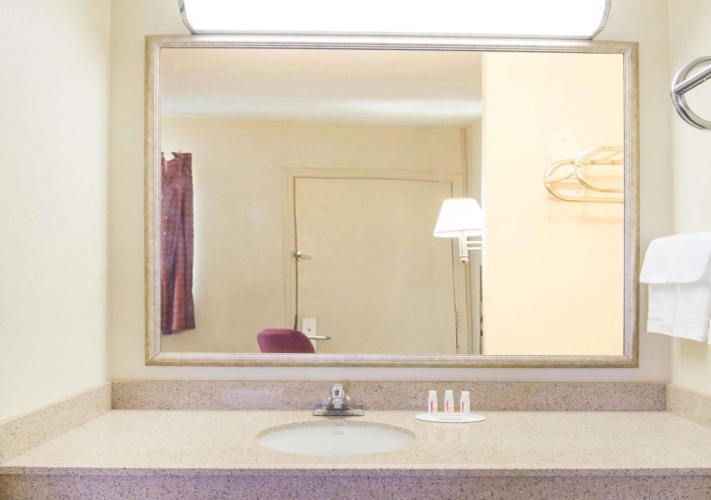 Quality Inn photo 10