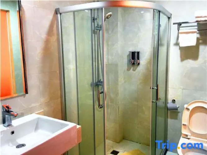 Chengde Business Hotel
