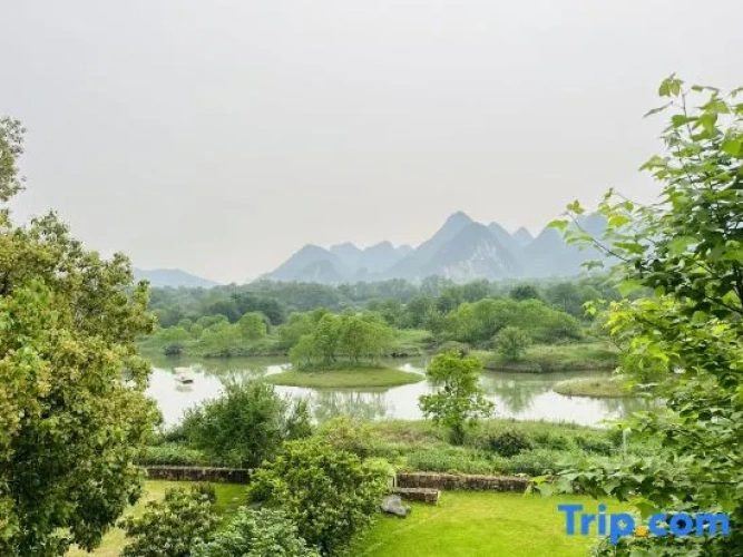 4 Bedrooms Villa with river view