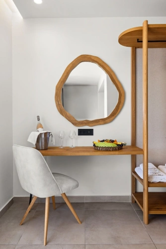 Suite with balcony and with partial sea view