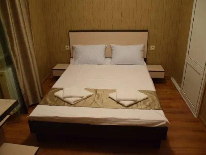 Crossway Hotel