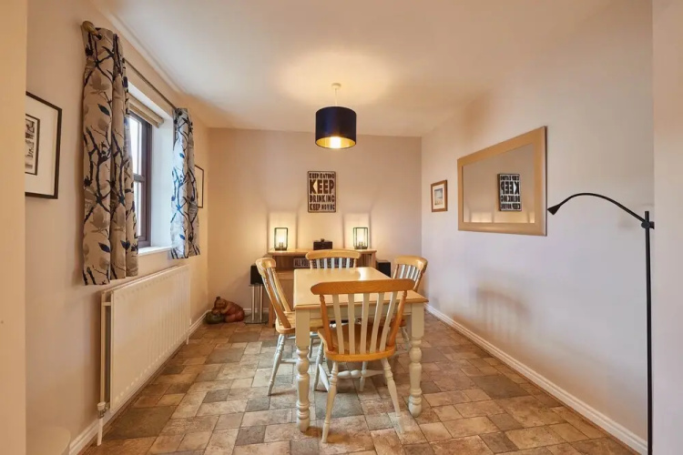 Wood Street Cottage