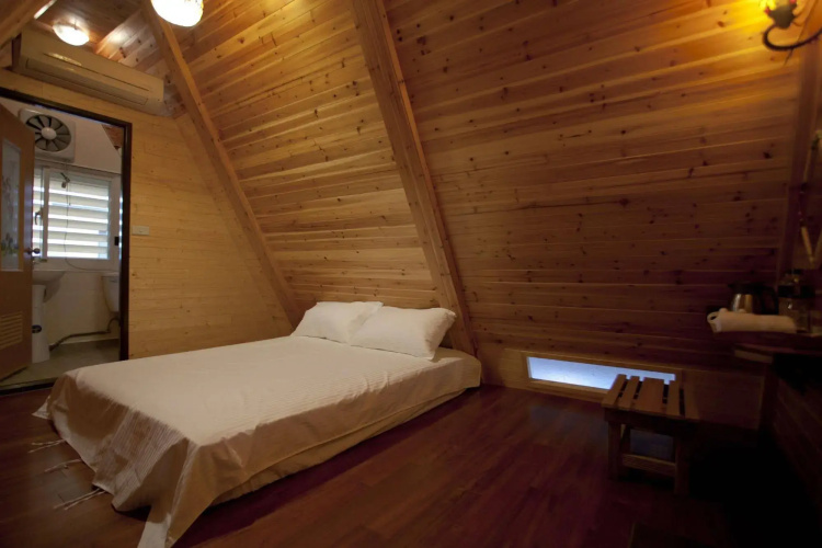 Cloudenjoy B & B