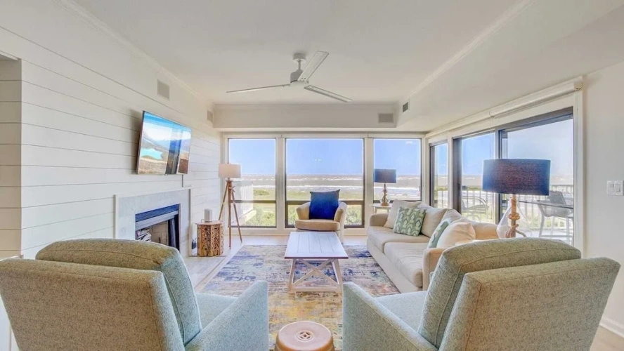 3 Bedrooms Apartment