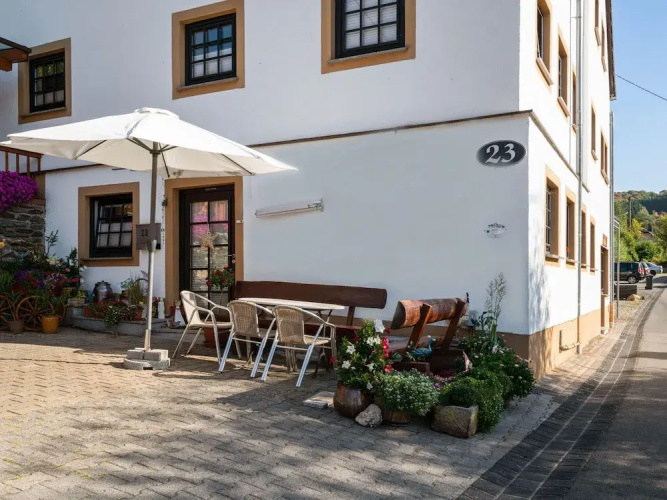 Apartment in Merschbach With Garden