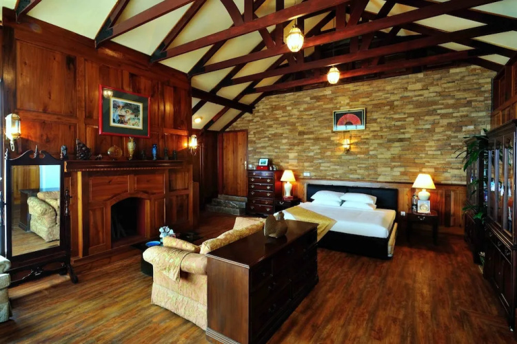 Crest Villa Mansion