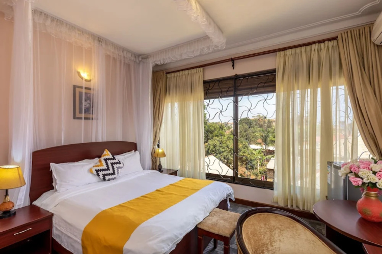 Entebbe Traveller'S Hotel